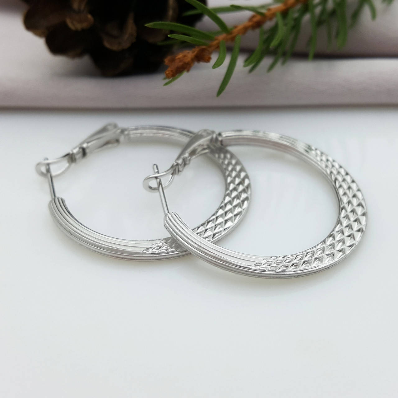 

Серьги Кольца, с резным узором, без камней, медсталь Xuping