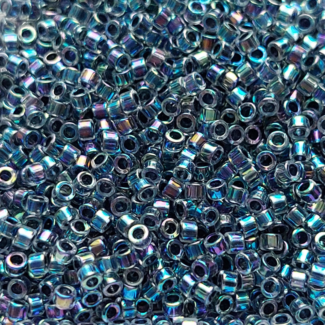 

Японский бисер Miyuki Delica DB0086