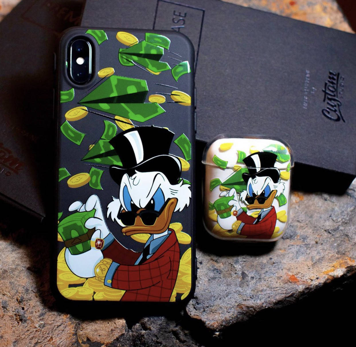 

Премиум чехлы на Xiaomi , MEIZU ,HUAWEI , Samsung , и Iphone Скрудж МакДак, Черный