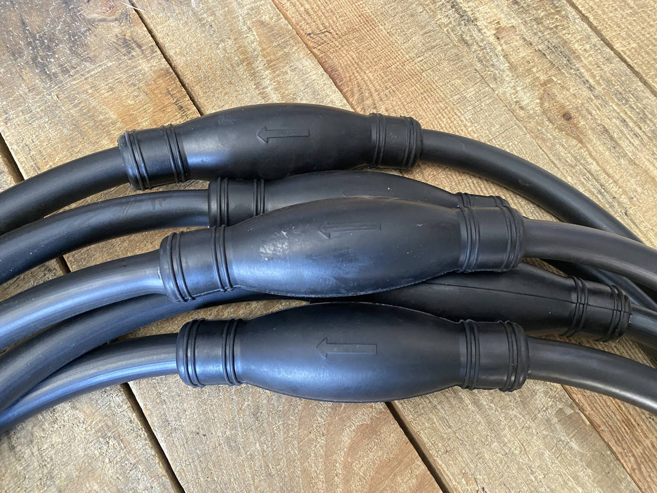 

Шланг с грушей для перекачки жидкости