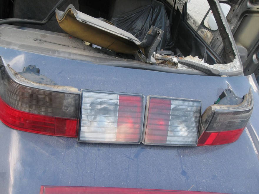

Фонарь задний ВАЗ 2110 2112 внутренний правый в крышку багажника бу