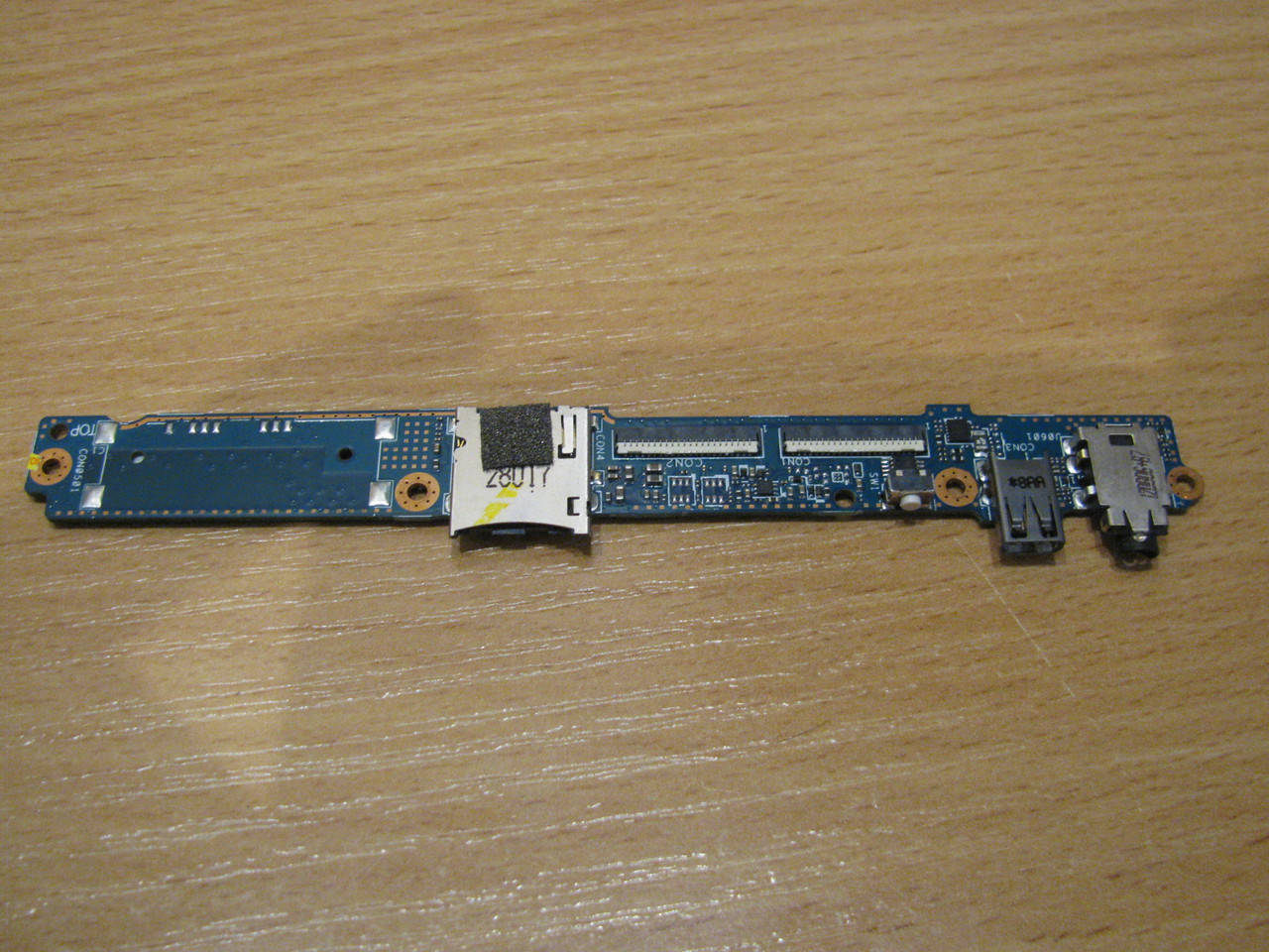 

Плата Asus Transformer Pad Infinity TF700T с разъемом sd карты и гарнитуры