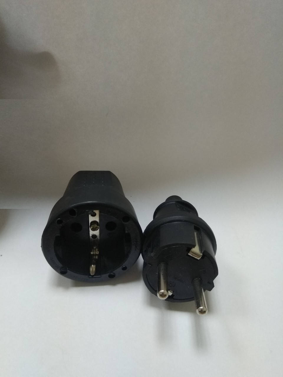 

Груша 1ф резиновая (вилка + розетка) 16а НОВАЯ ST 899