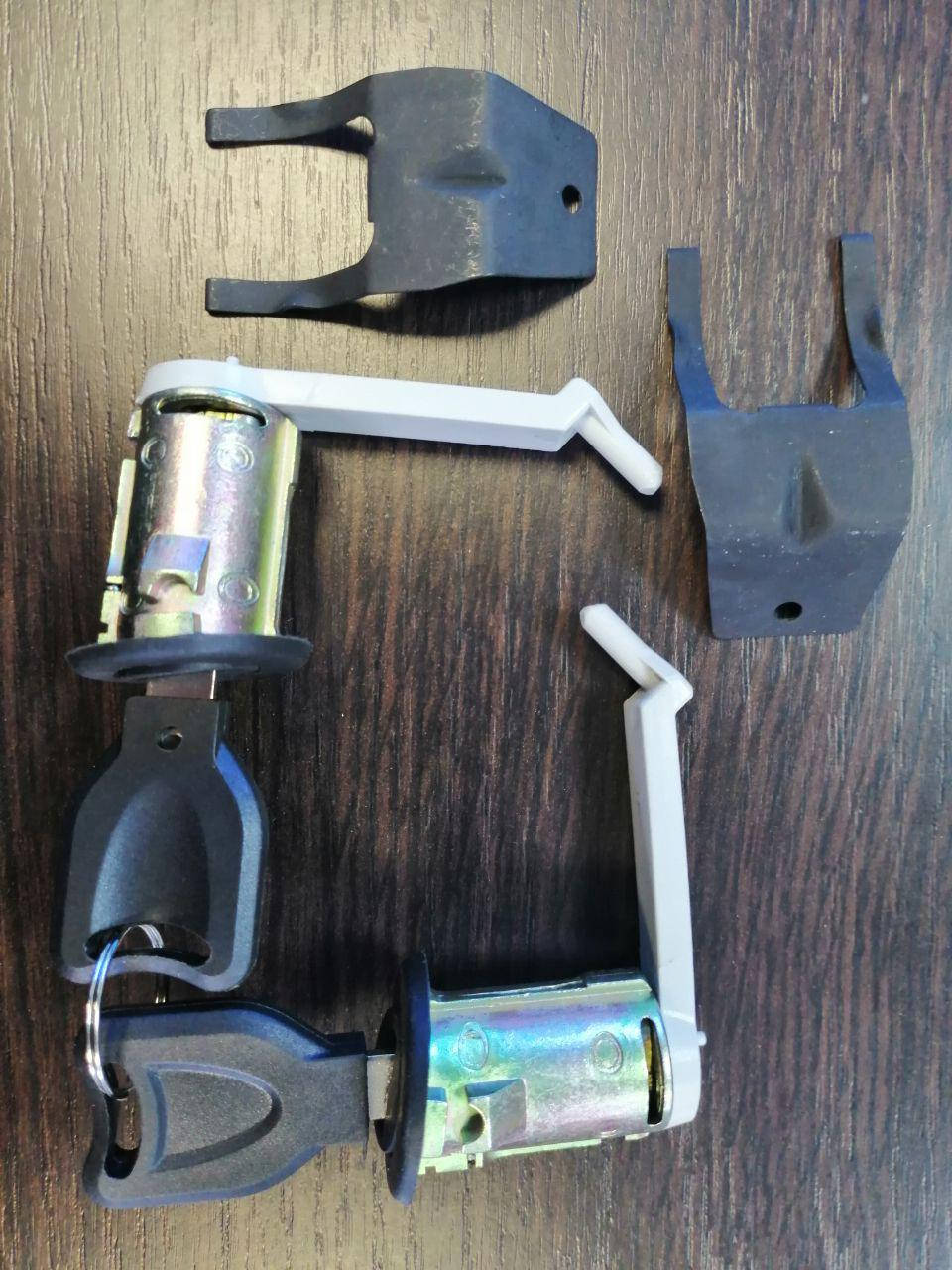 

Личинки замка двери Рено Магнум rvi Magnum