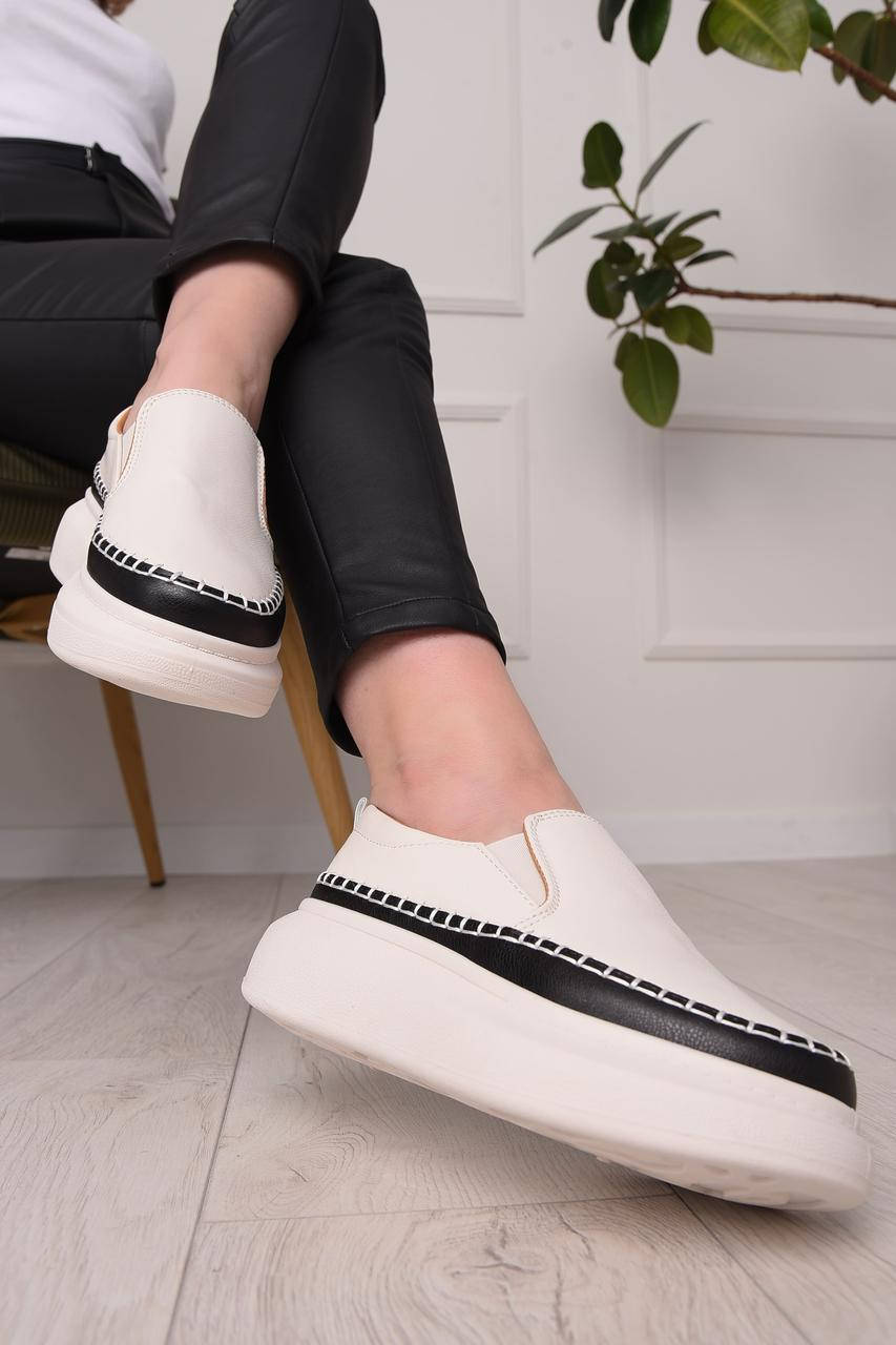 

Лоферы женские молочные 143652S