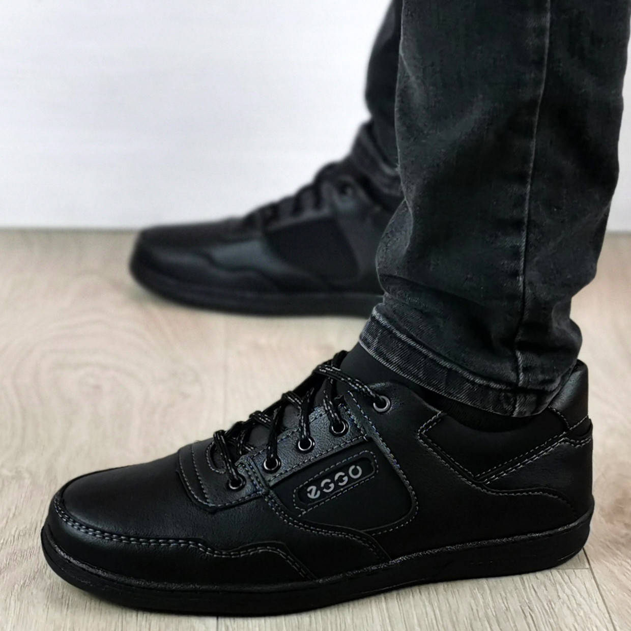 

Кросівки чорні 43 розмір, Черный