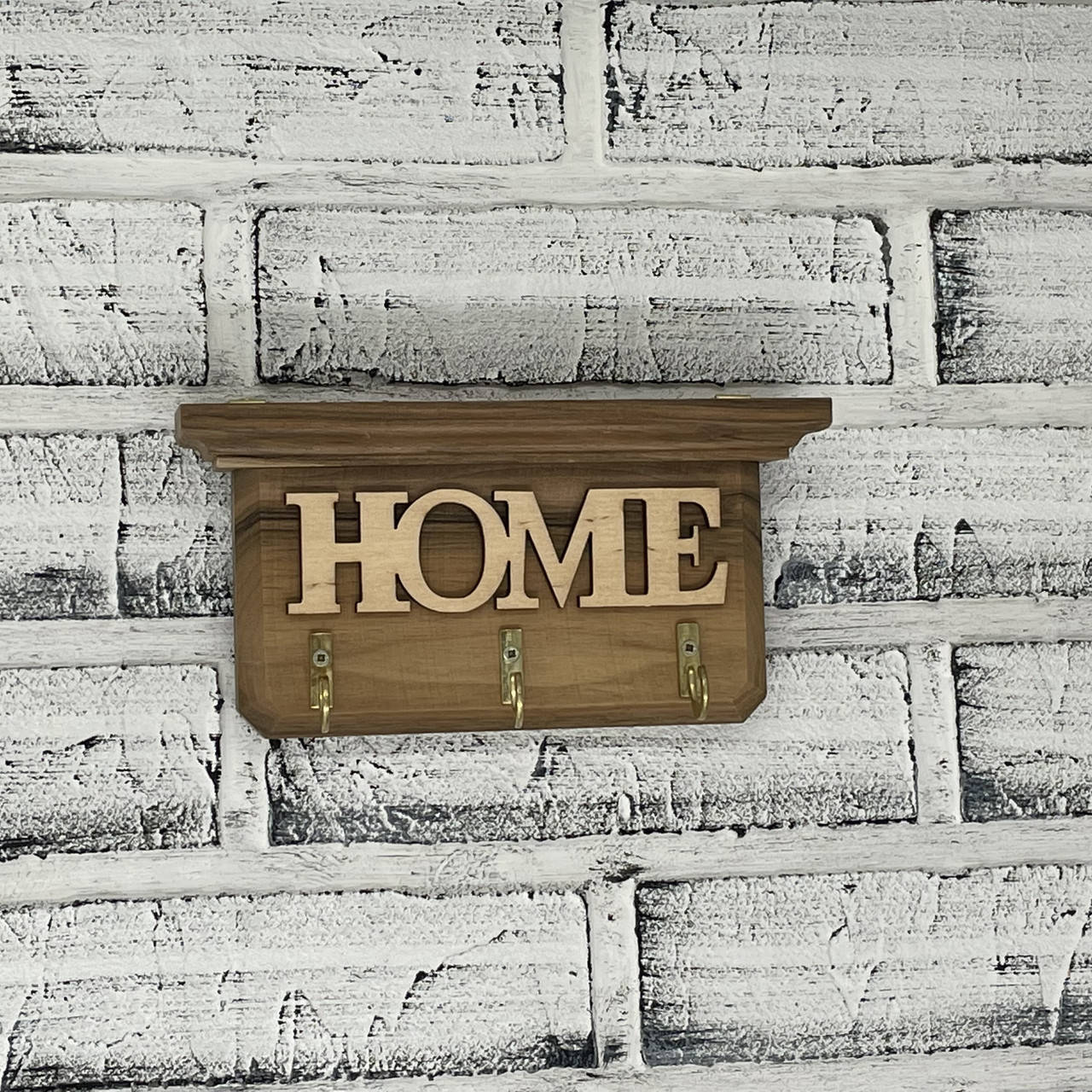 

Ключница настенная деревянная ручной работы HOME