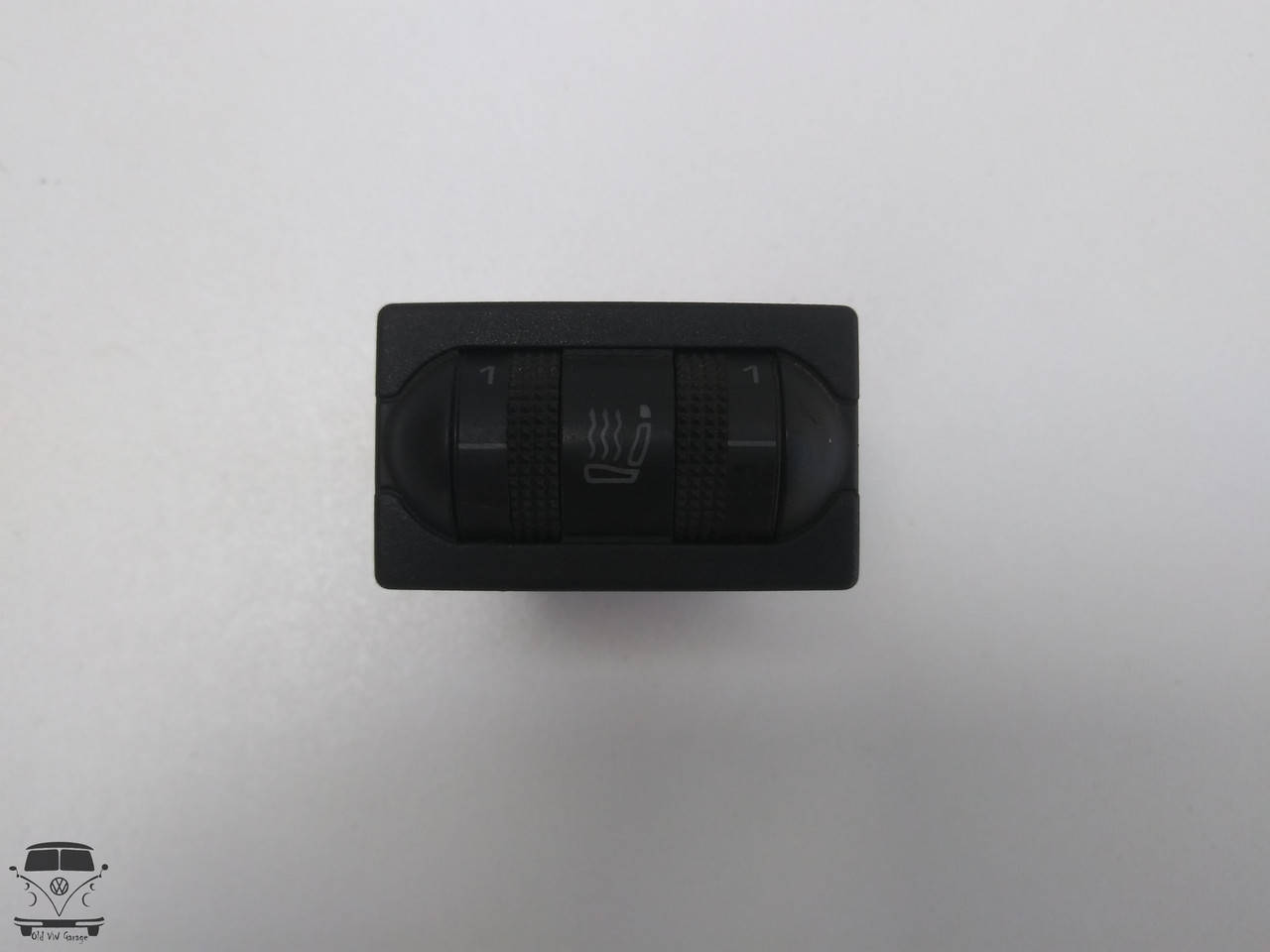 

Кнопка подогрева сидений (3А0 963 563) Пассат Б4 Пассат Б3