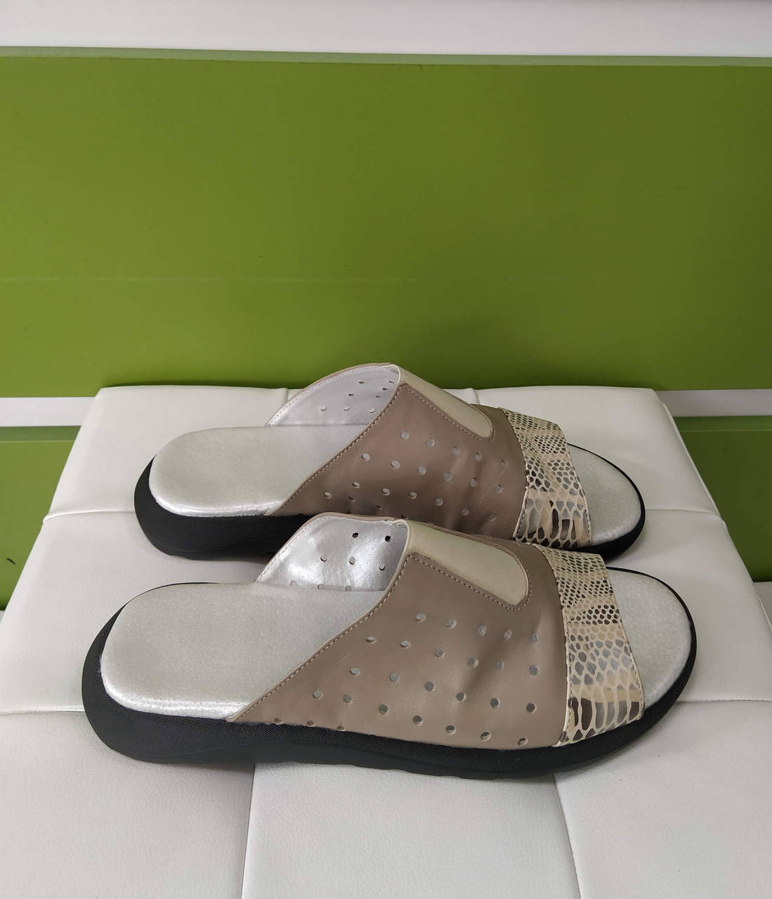 

STTOPA Размеры 40-45. Шлепанцы больших размеров на широкую ногу кожаные. С1-27-4045-3645 Бежевые