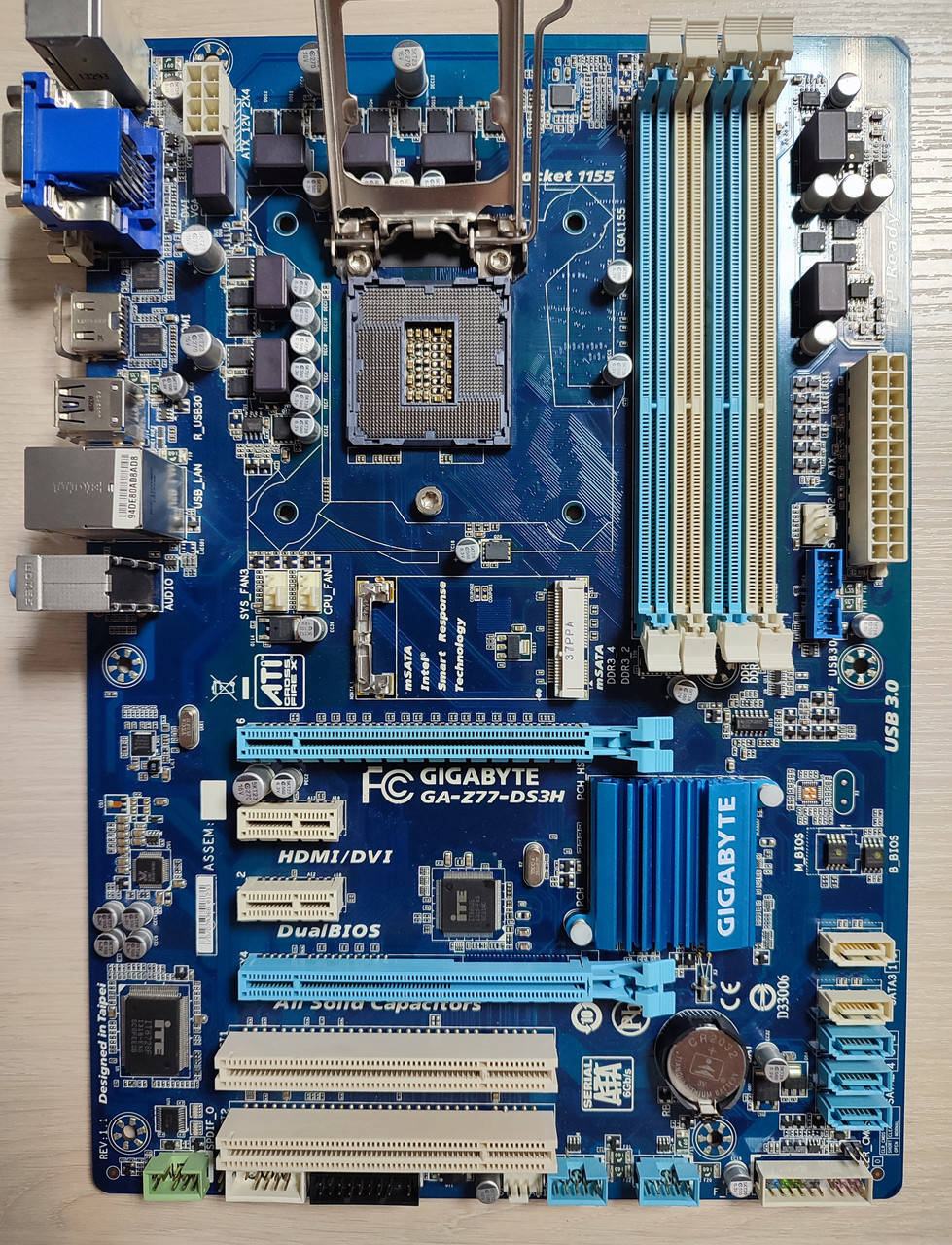 

Материнская плата S1155 Gigabyte GA-Z77-DS3H б/у