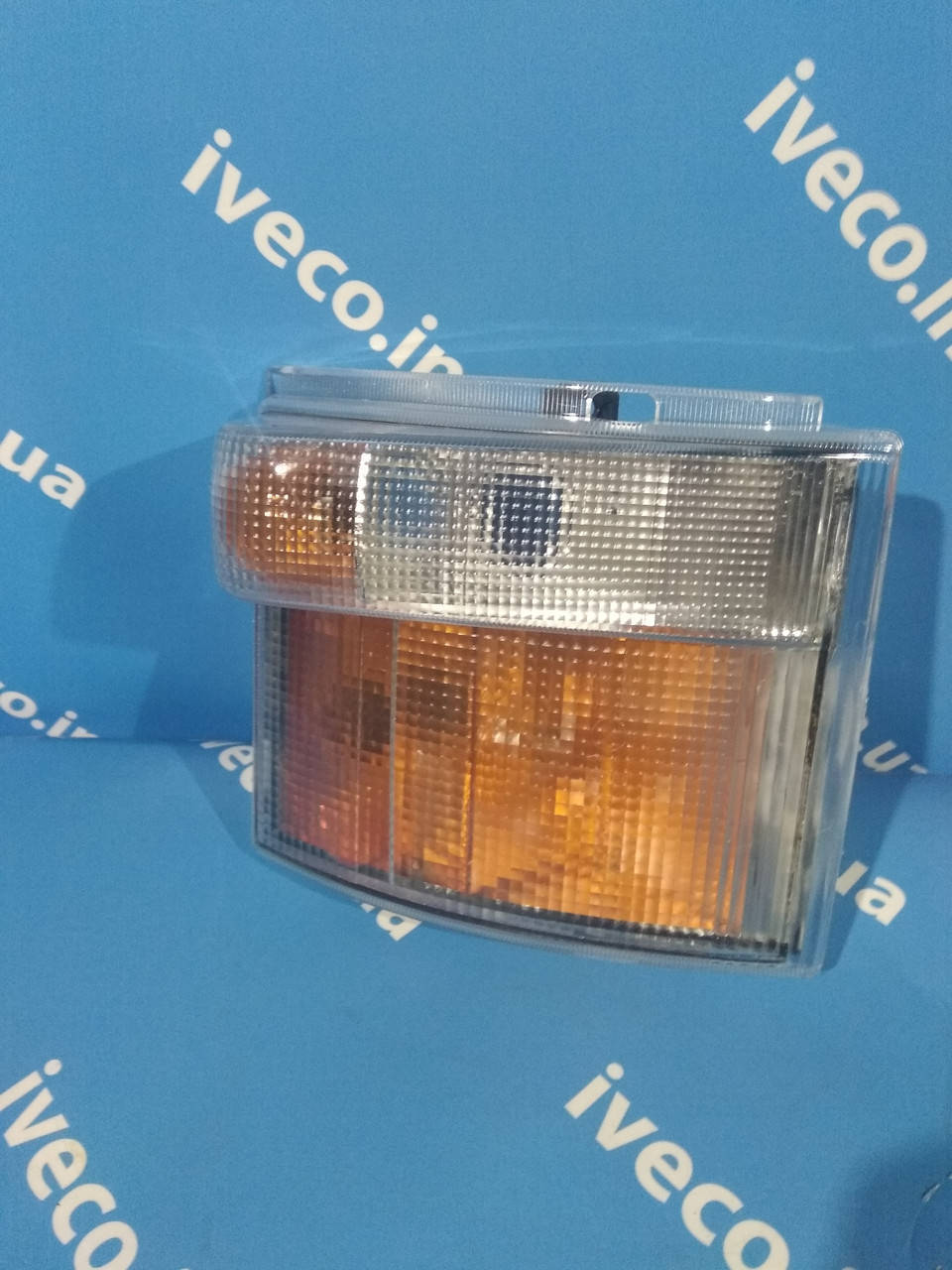 

Поворотник левый SCANIA 4 P G R T 1349783 1385410 91329CNT указатель поворота скания ( без розетки)