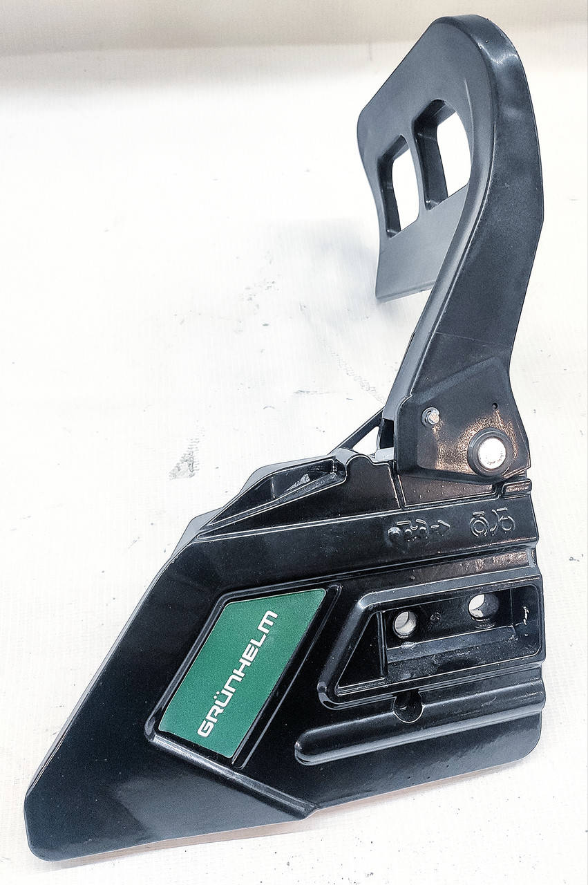 

Крышка тормоза ( металлическая) для бензопилы GL4500,5200,5800 Grunhelm