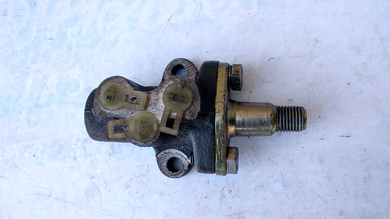 

Кран управления делителя КамаЗ 15.1772132