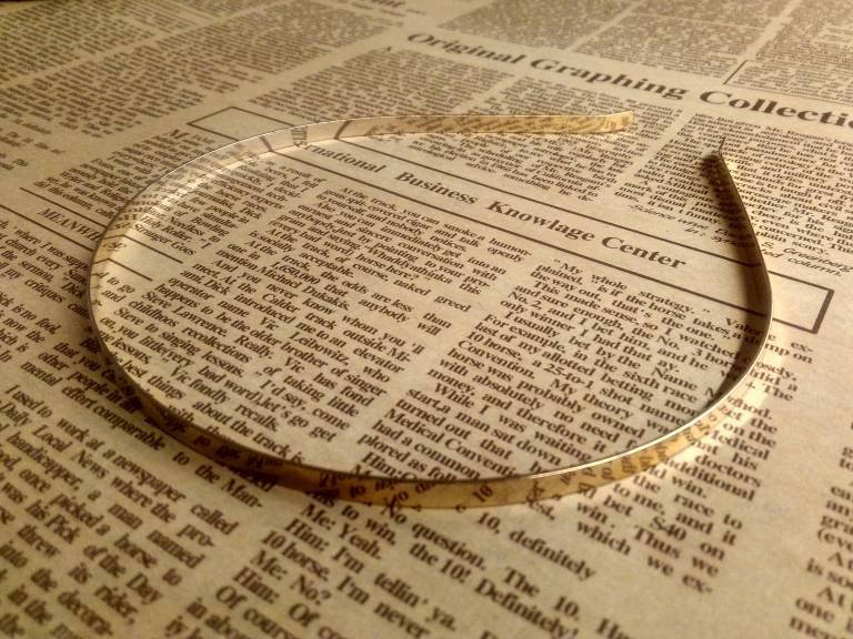 

Основа для обруча. Без ленты. 0,4 см. Золото