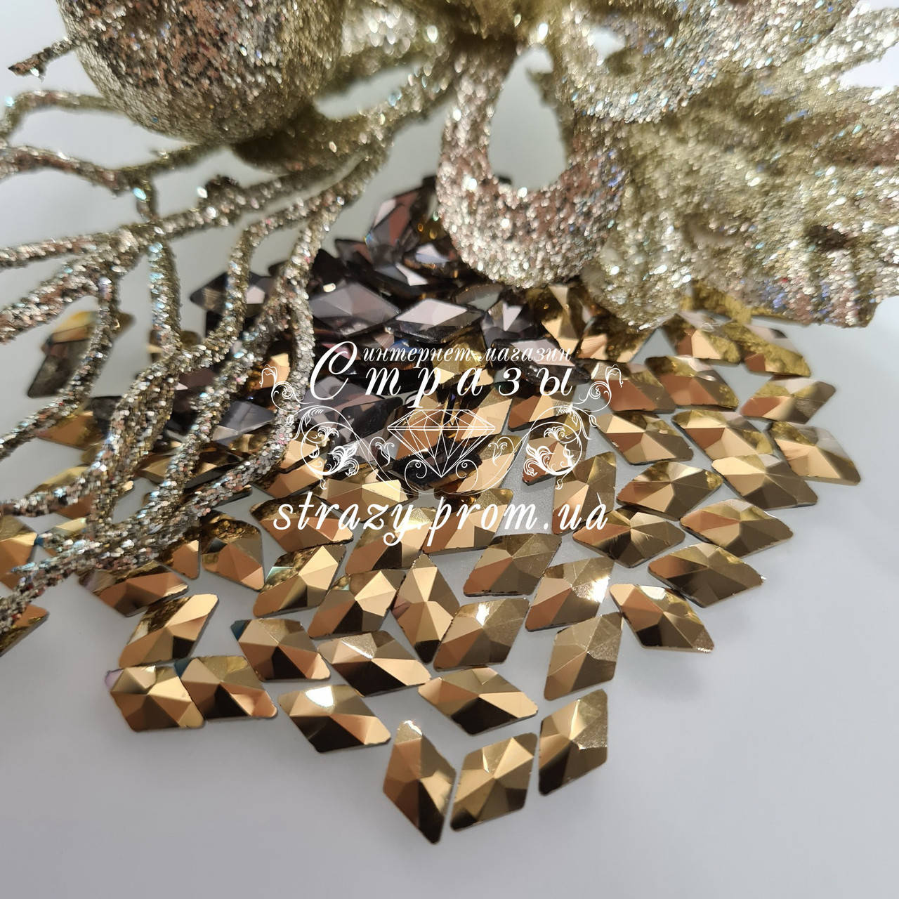 

Стразы фигурные 6*10мм Gold 20шт №103