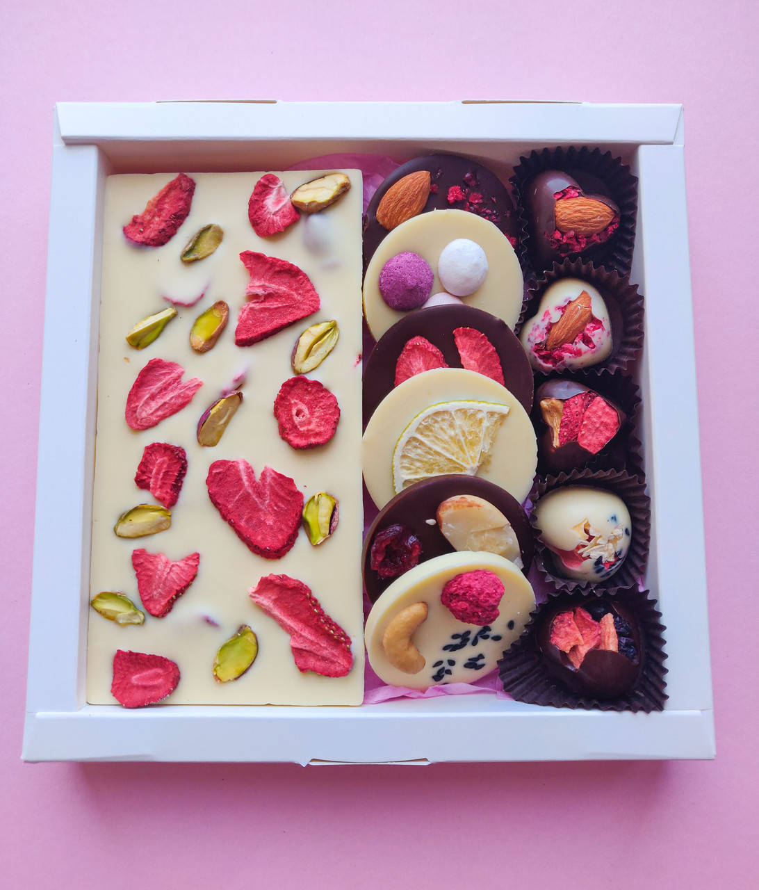 

Шоколадные подарочные наборы (Шоколадка+конфеты+медианты)