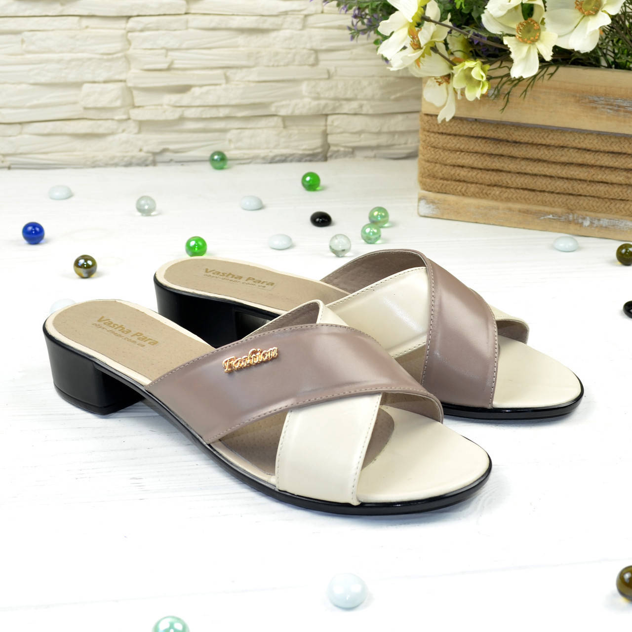 

Шлепанцы кожаные женские на невысоком каблуке, цвет визон/бежевый