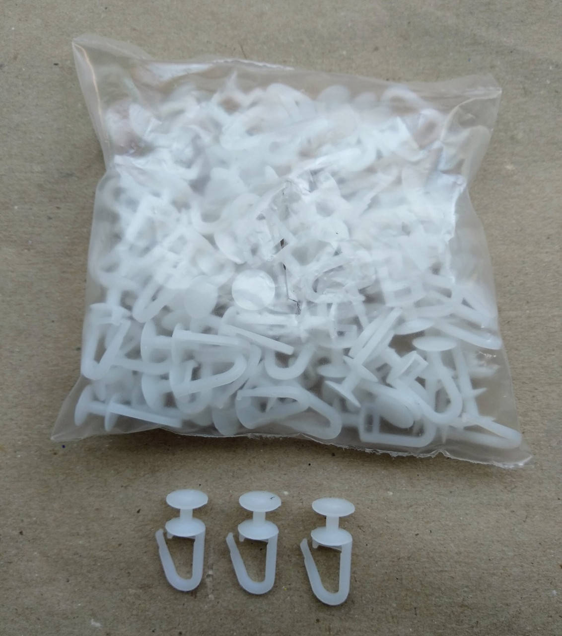 

Крючки для карниза 100 штук