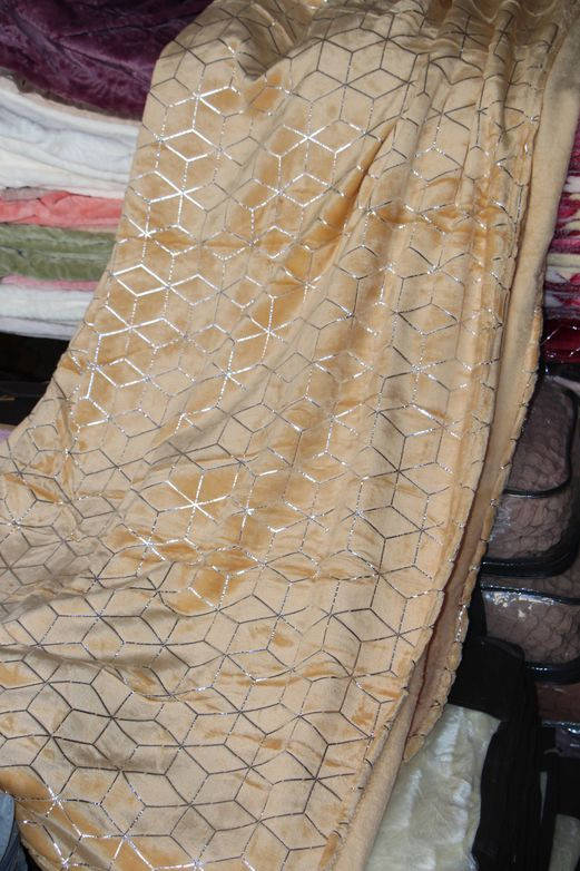 

Велюровое двуспальное покрывало Koloco паутинка