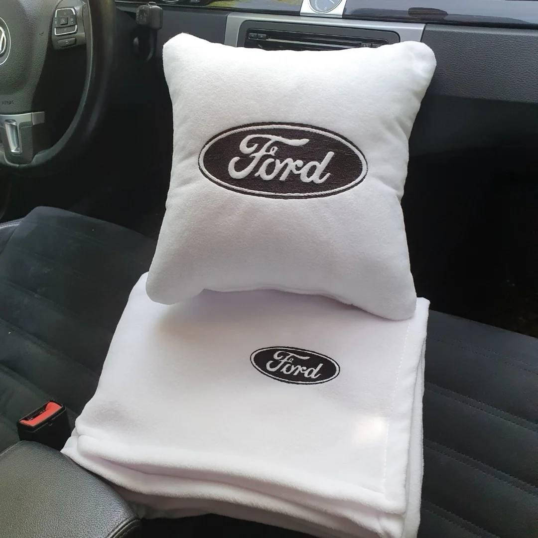 

Плед с подушкой в машину с логотипом авто Ford