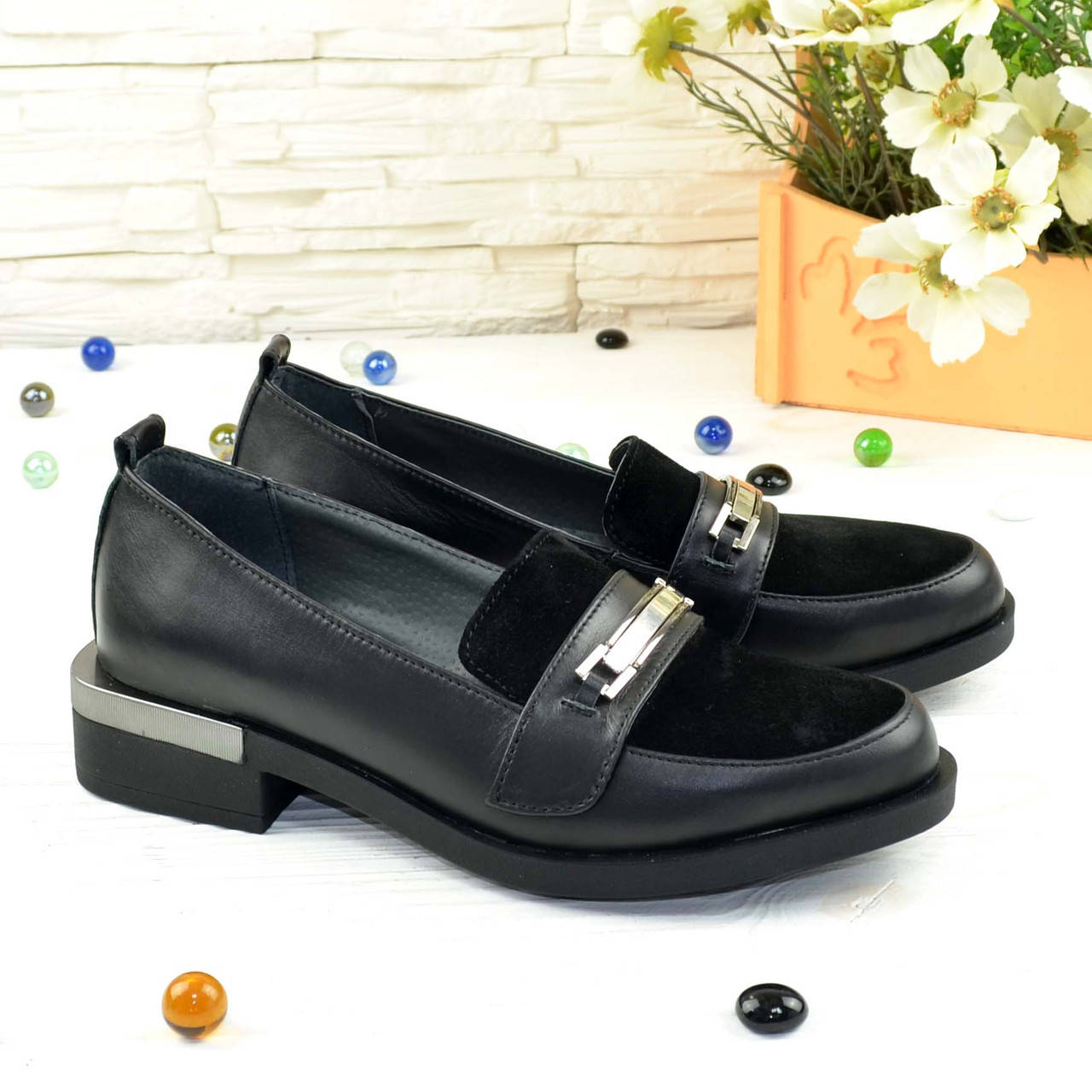 

Туфли женские комбинированные на низком ходу, цвет черный