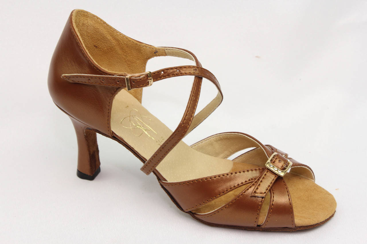 

Танцевальные женские туфли 25