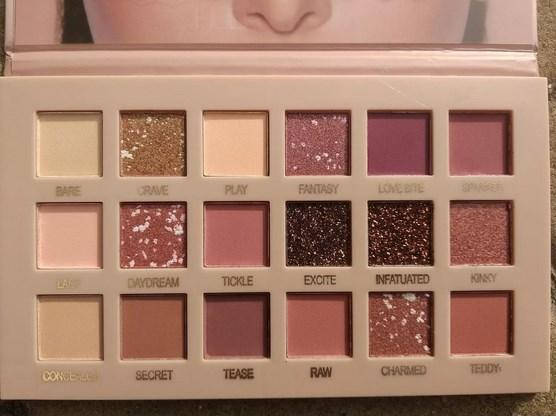 

Палетка теней для век 18 цветов Huda Beauty New NUDE