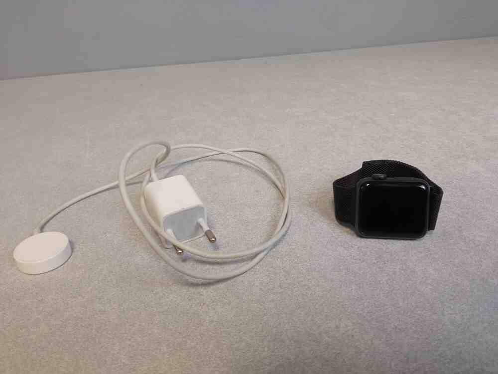 

Смарт-часы браслет Б/У Apple Watch Series 3 38mm