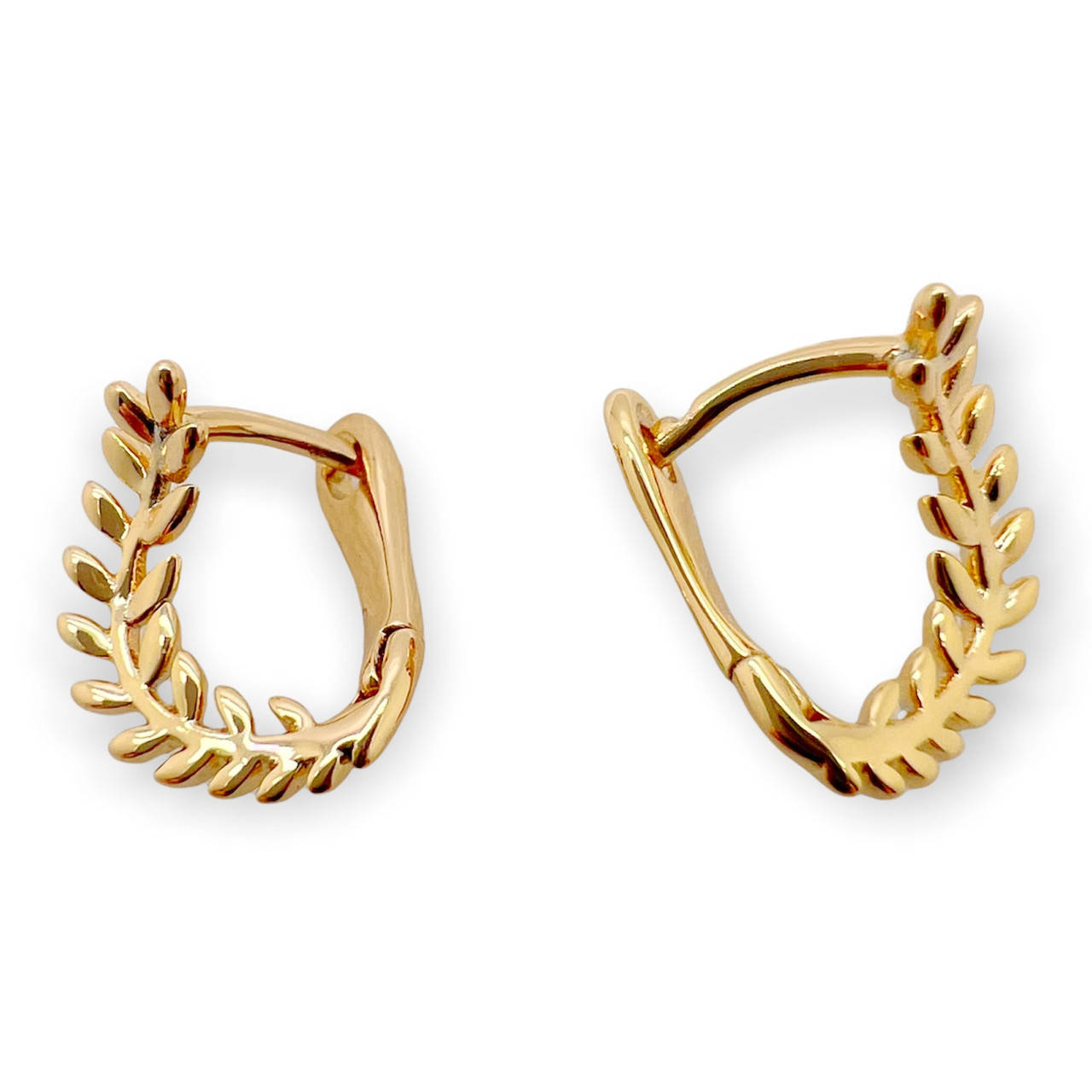 

Маленькие серьги xp . 18к