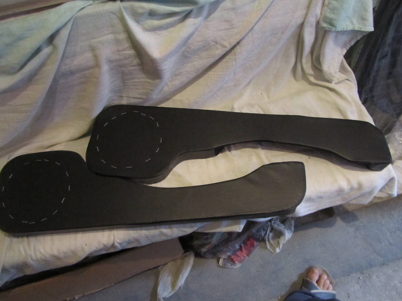 

Карманы с подиумом под динамики Ваз 2110-12