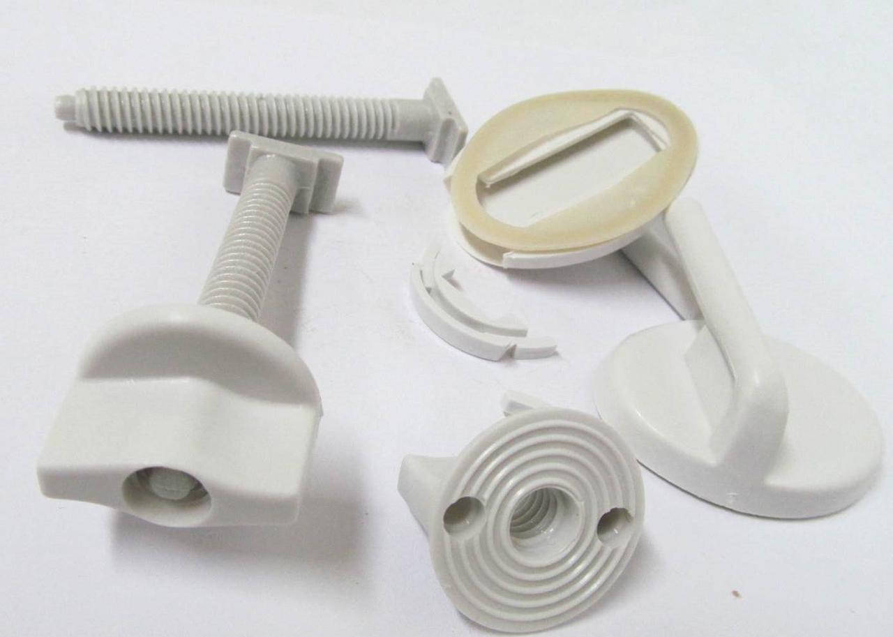 

Крепление сиденья унитаза SoloPlast СУ-3.10.3П