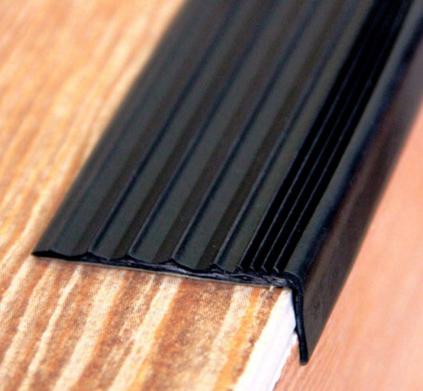 

Противоскользящая накладка на ступень,угол 50х20