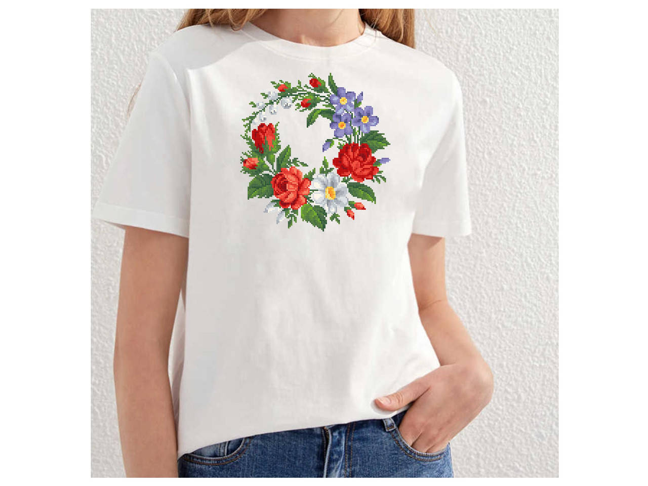 

Футболка с набором для вышивки бисером