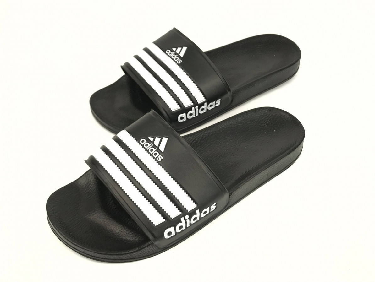 

Шлепанцы мужские тапки Adidas Black-White мужские сланцы летние черные с белыми полосками и логотипом на пене, Черный