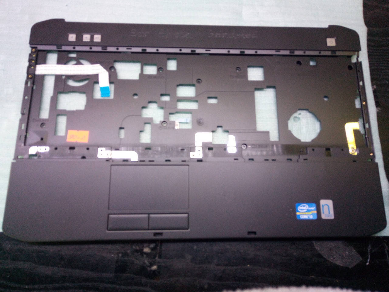 

90-2 Верхняя часть корпуса Dell Latitude E5520 с тачпадом