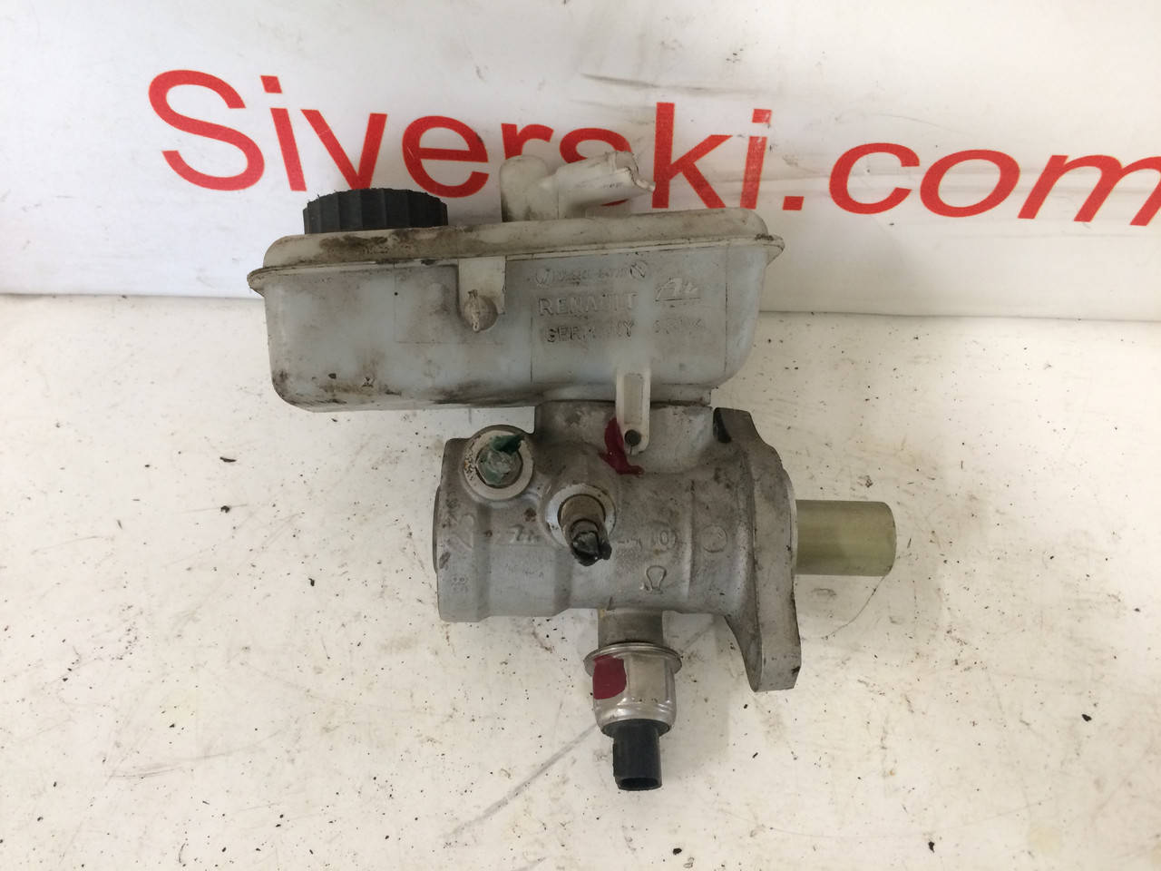 

Главный тормозной цилиндр Renault Laguna 2