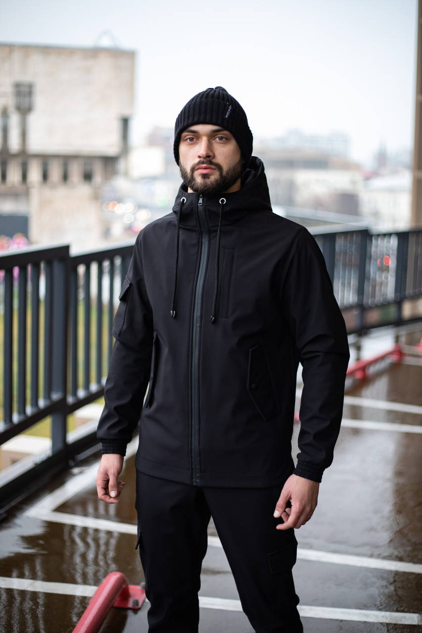 

Мужская куртка Softshell черная демисезонная Intruder