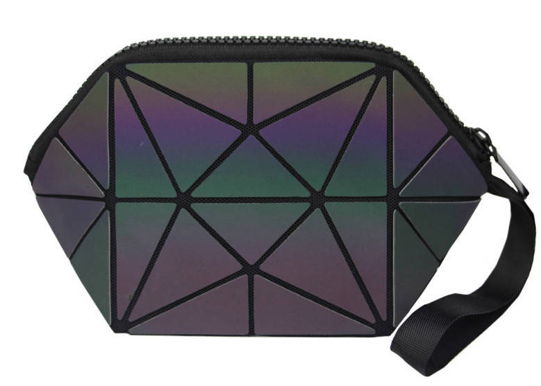 

Косметичка "Треугольник"