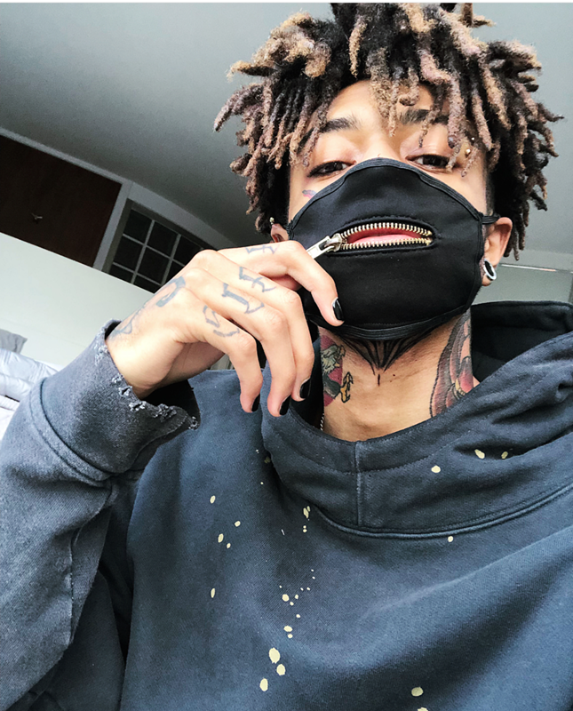 

Маска на лицо Огонь Пушка Zipp как у scarlxrd, Черный