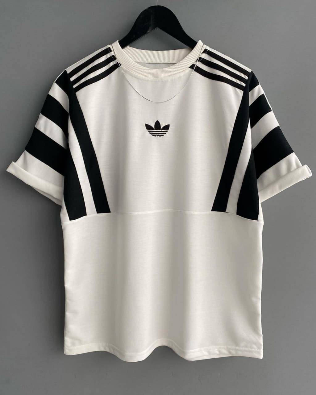 

Футболка мужская Adidas