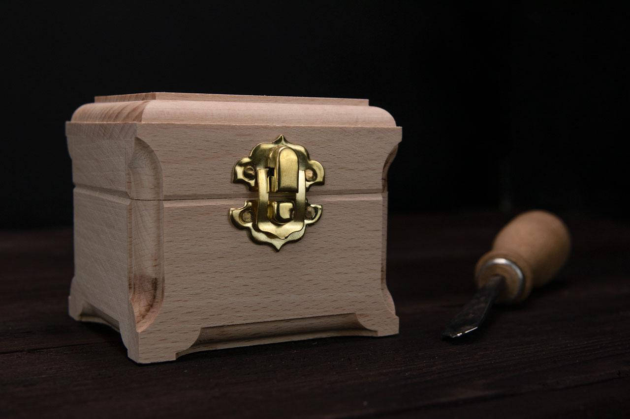 

Шкатулка заготовка с фаской + фурнитура 7.5х8х7 см. Бук