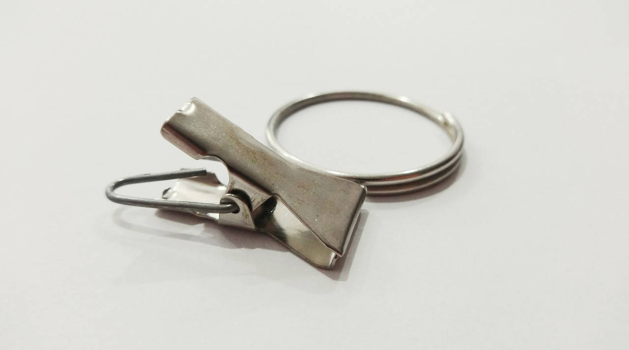 

Прищепка-зажим металлическая с кольцом 27 мм