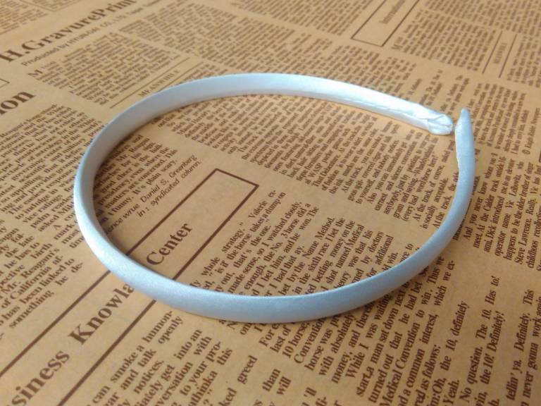 

Основа для обруча. Белая 1 см. Пластик