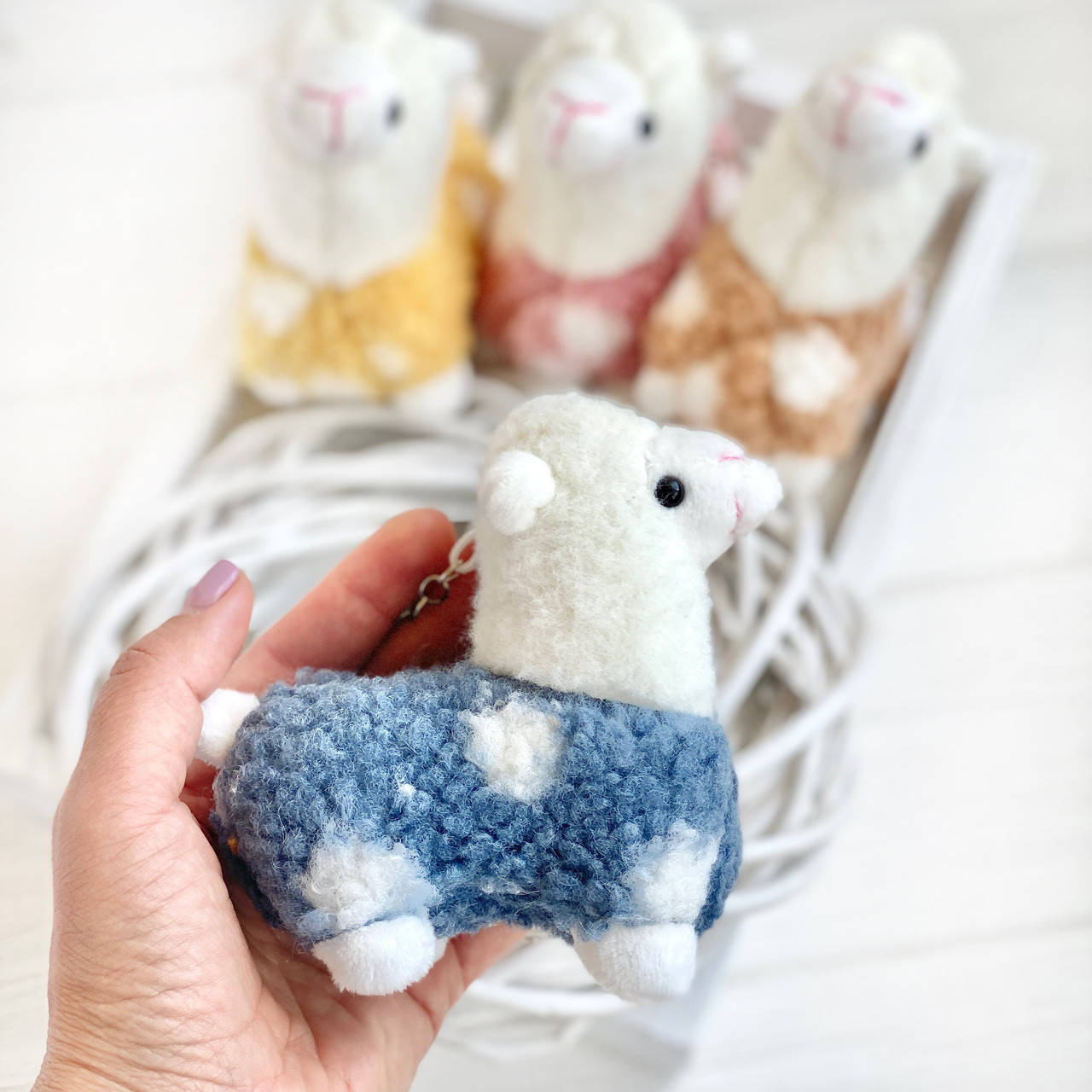 

Брелок-игрушка Лама, желтый мягкий брелок с кольцом для ключей, Разные цвета