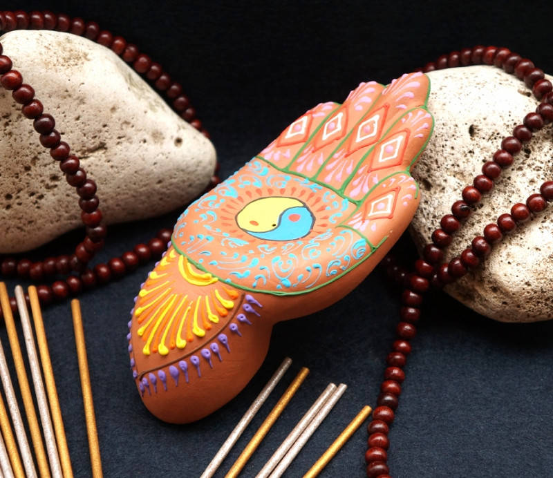

Подставка под благовония Ладонь Инь-Ян терракота (16,5х8х4 см)