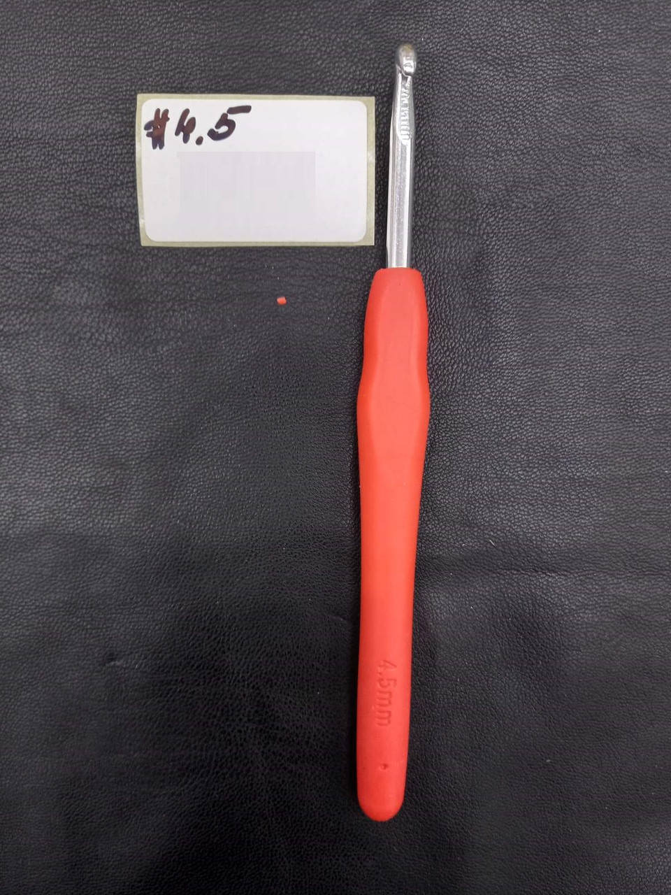 

Крючок для вязания с красной ручкой 4.5 мм, Красный