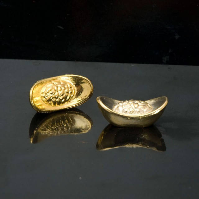 

Чаша богатства - маленький слиток 0,8х2 см золотистая (А7213а)