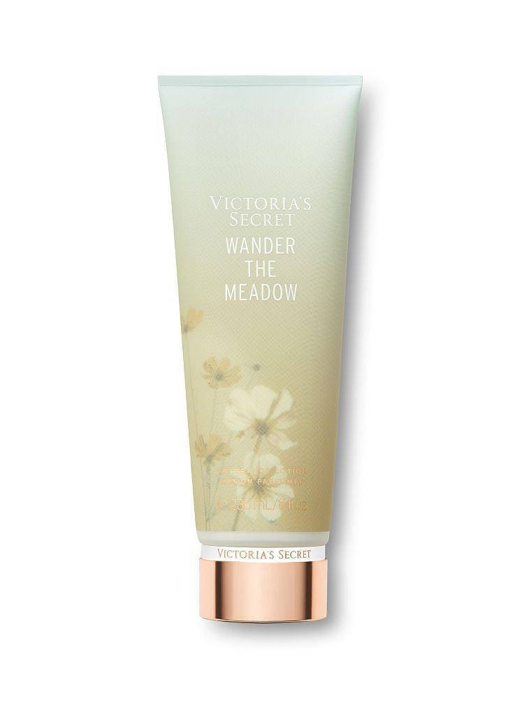 

Парфюмированный лосьон для тела Wander the Meadow Victoria's Secret