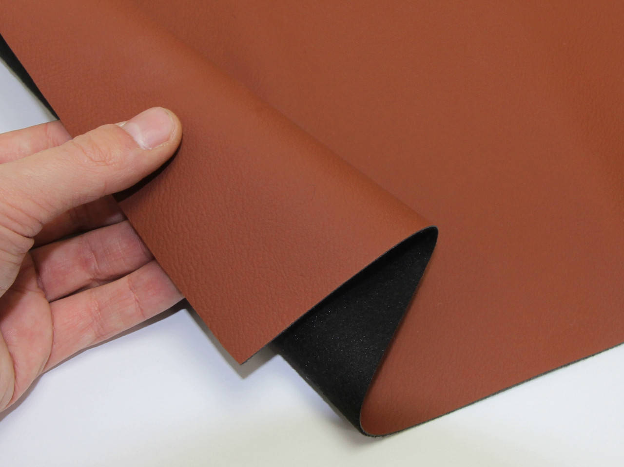 

Кожзам медно-коричневый Maldive 600 шир 1.40м Турция