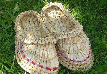 

Лапти из аира болотного 43 р